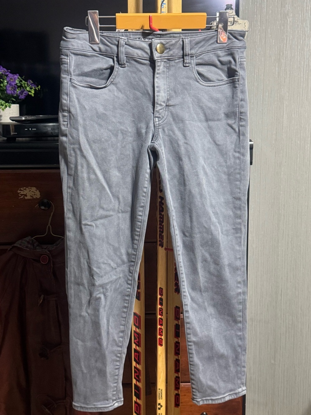 American Eagle Outfitters Gray Jegging Crop Jeans Size 8 Regular 22" Inseam